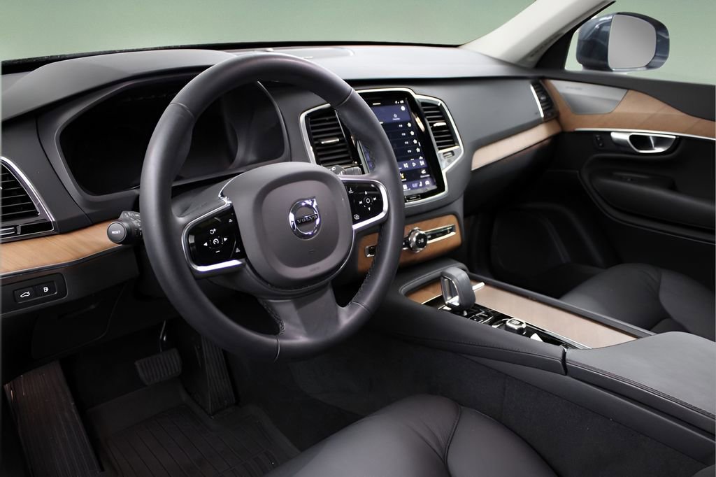 Certified 2024 Volvo XC90 T8 Plus w/ Protection Package image 13