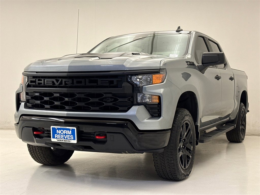 Used 2025 Chevrolet Silverado 1500 Custom Trail Boss w/ LPO, Dark Essentials Package image 2