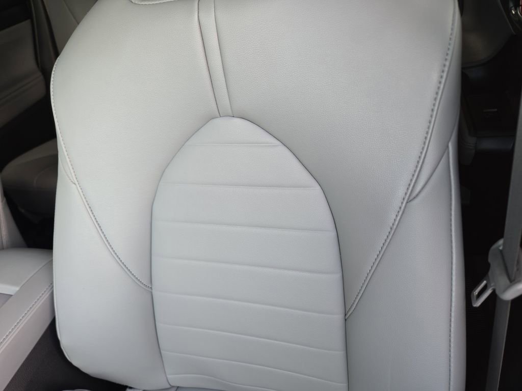 Used 2024 Toyota Highlander LE image 22