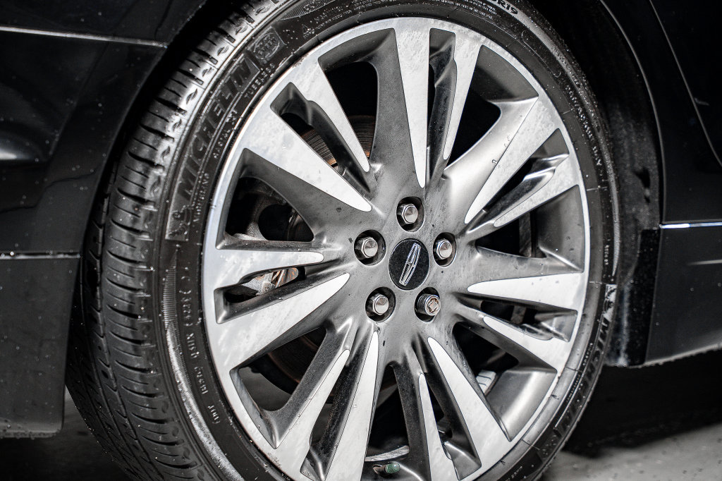 Used 2020 Lincoln MKZ Reserve w/ Elements Package FWD image 8