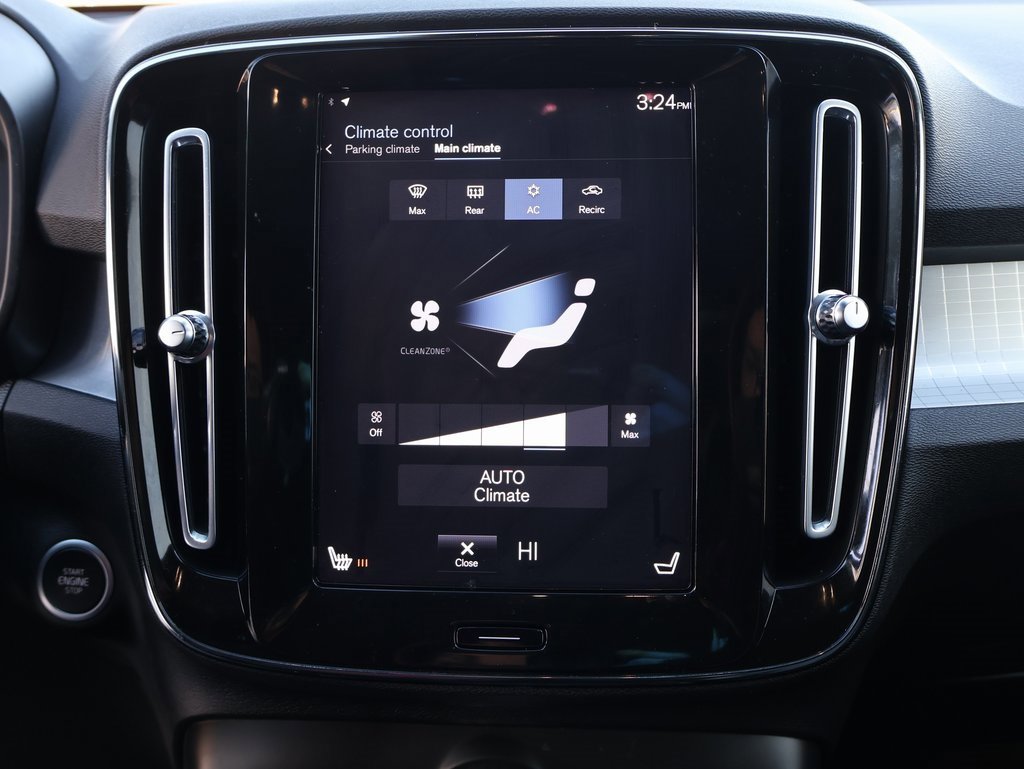 Used 2022 Volvo XC40 T5 Momentum image 29