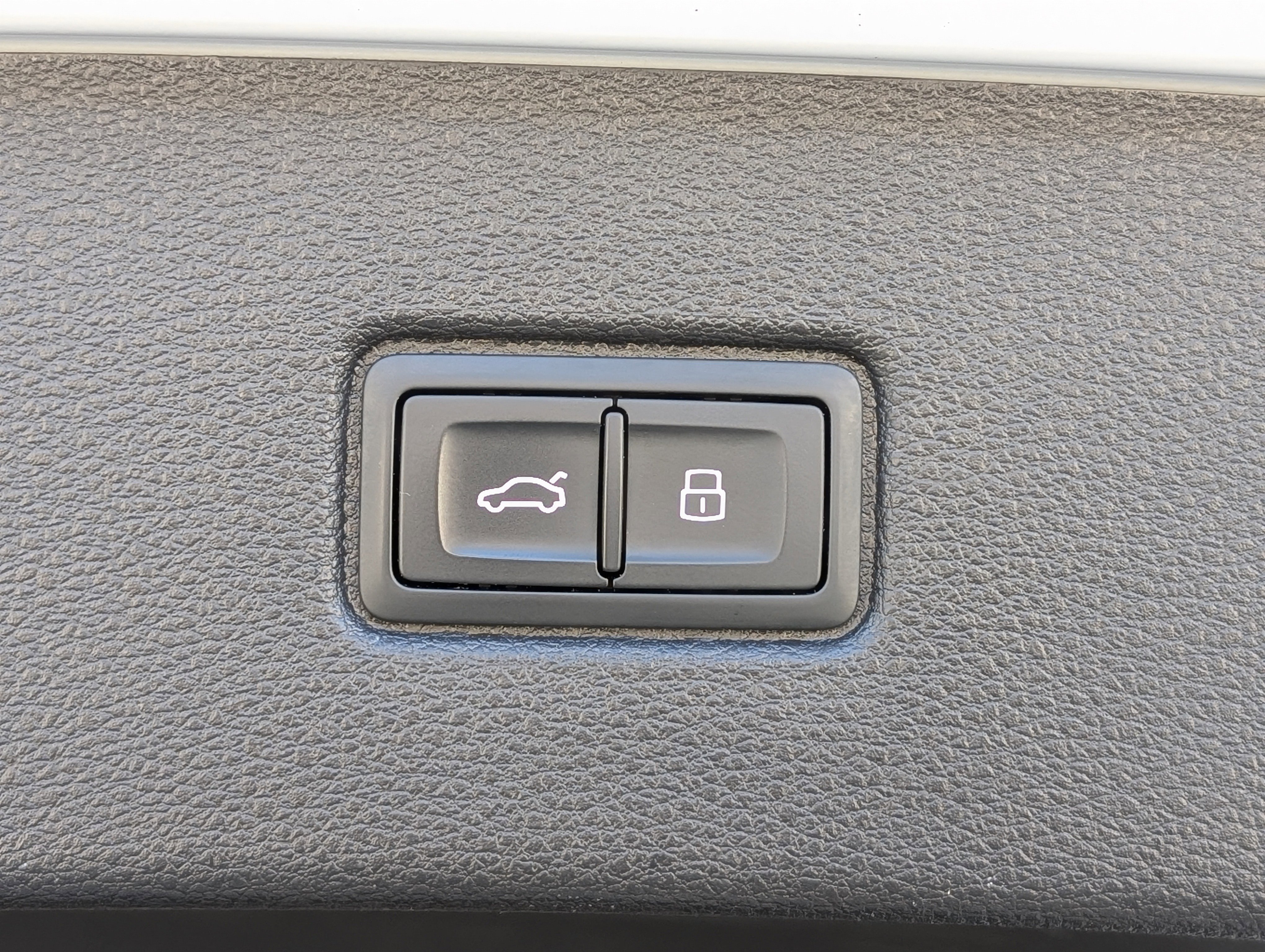 Used 2025 Audi SQ7 Premium Plus w/ Executive Package image 20