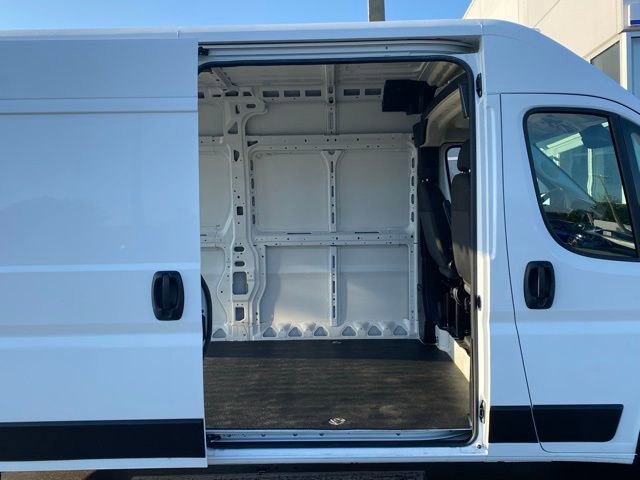 Used 2025 RAM ProMaster 2500 w/ Convenience Group image 25