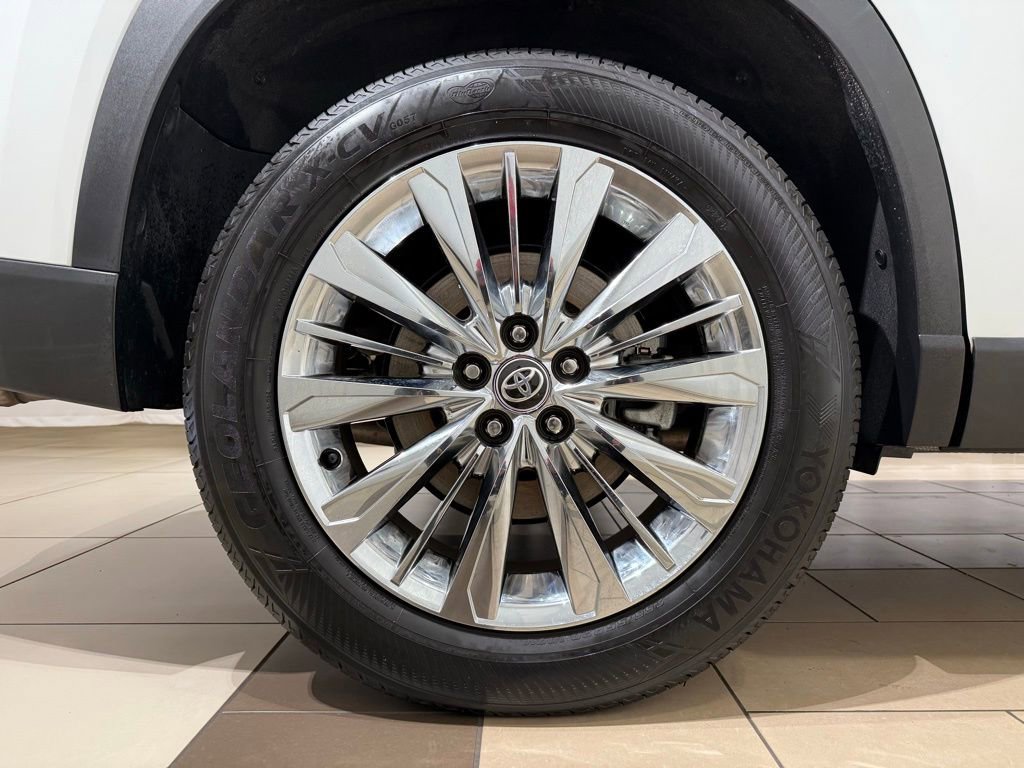 Certified 2024 Toyota Grand Highlander AWD image 9