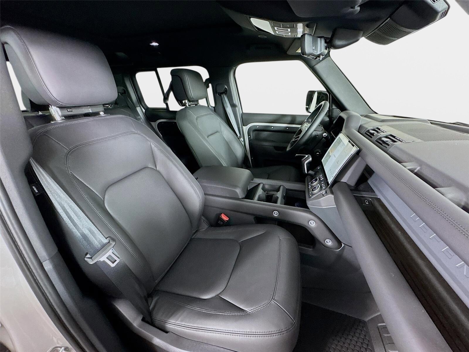 New 2026 Land Rover Defender 110 X-Dynamic SE AWD/4WD image 30