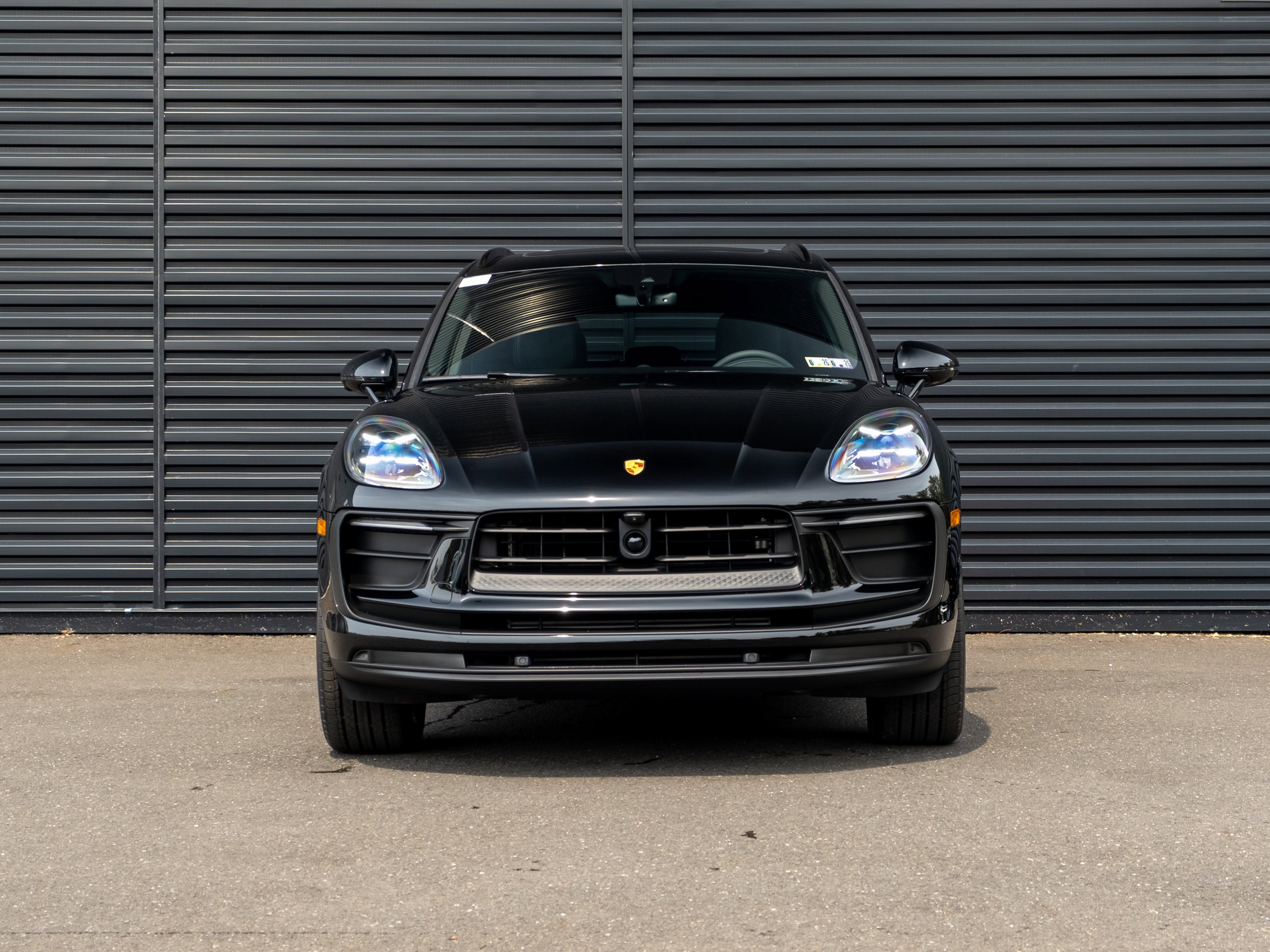 Certified 2025 Porsche Macan image 11
