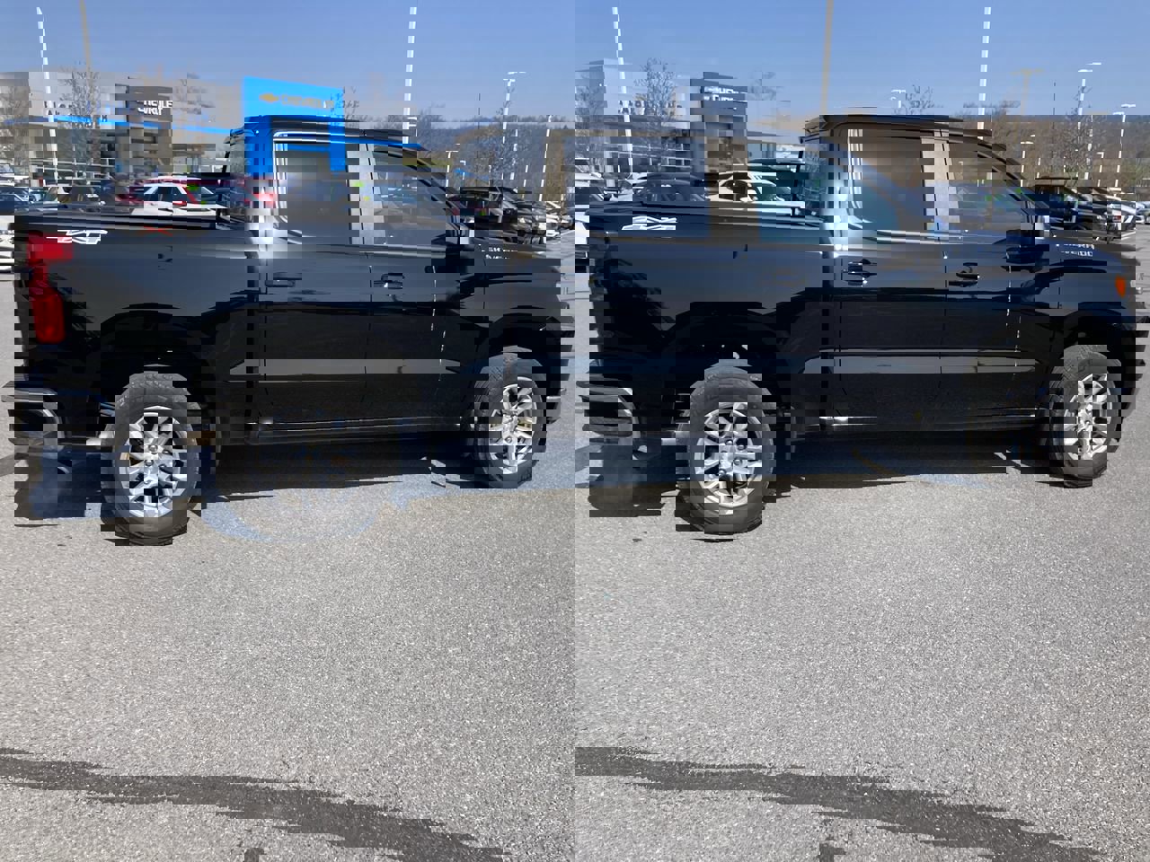 Used 2023 Chevrolet Silverado 1500 LT image 8