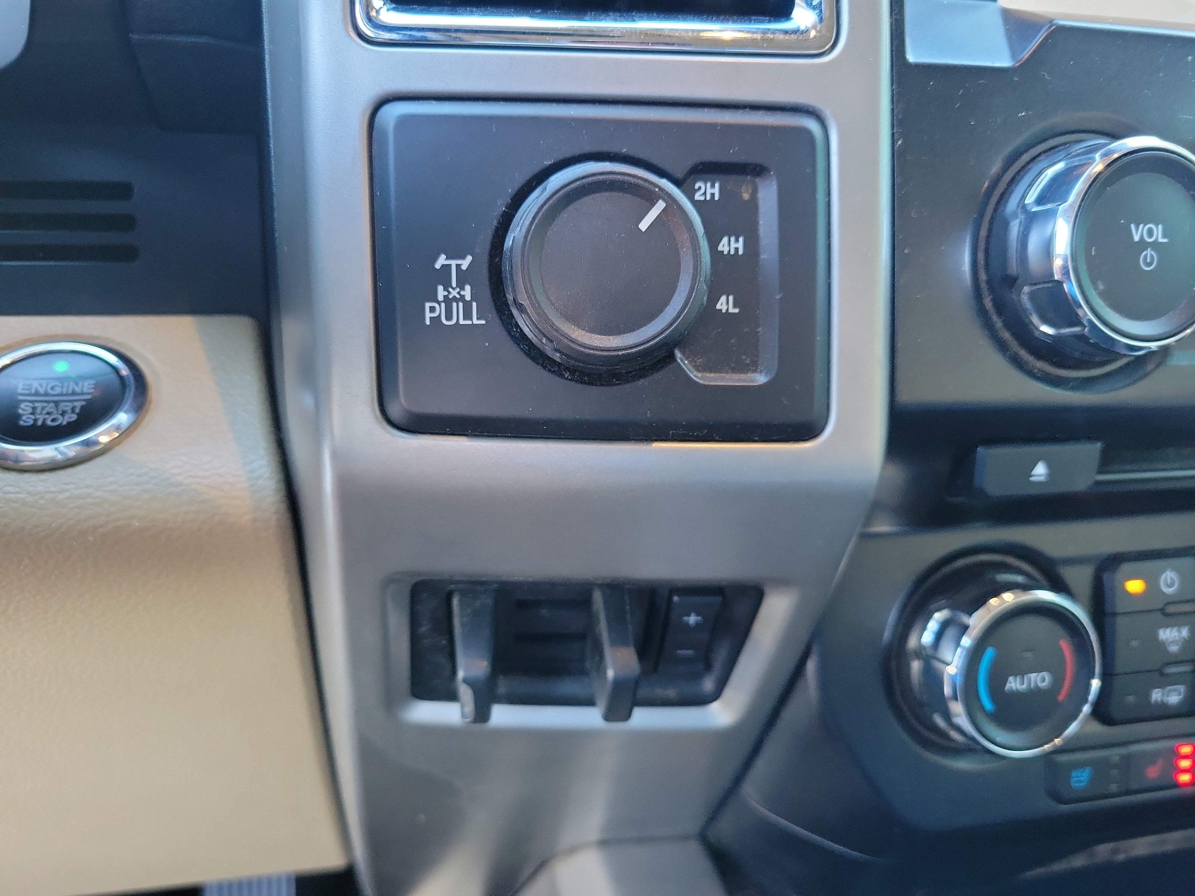 Used 2017 Ford F250 Lariat w/ Lariat Ultimate Package AWD/4WD image 19
