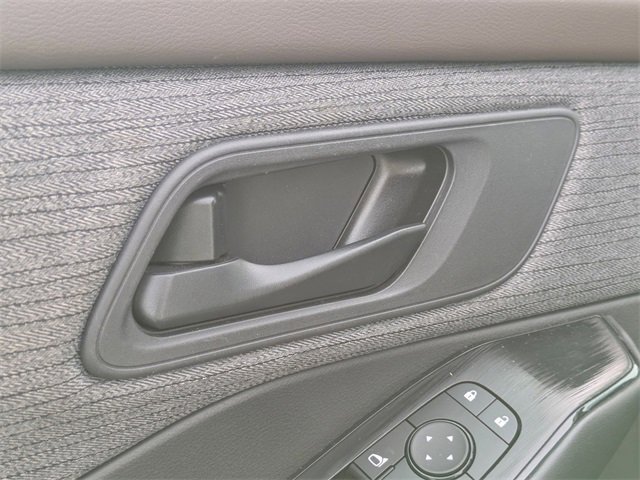 Used 2023 Nissan Rogue S image 13