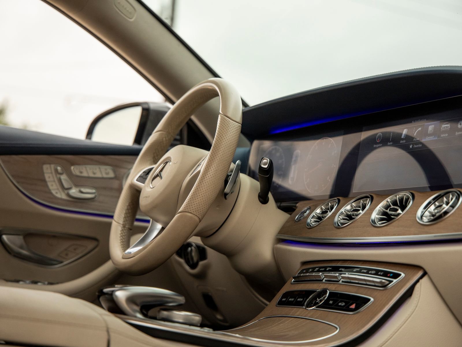 Used 2018 Mercedes-Benz E 400 Coupe image 38