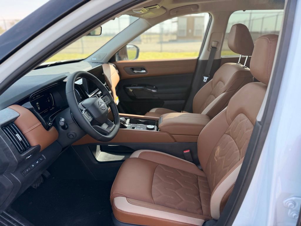 New 2026 Nissan Pathfinder Platinum image 9