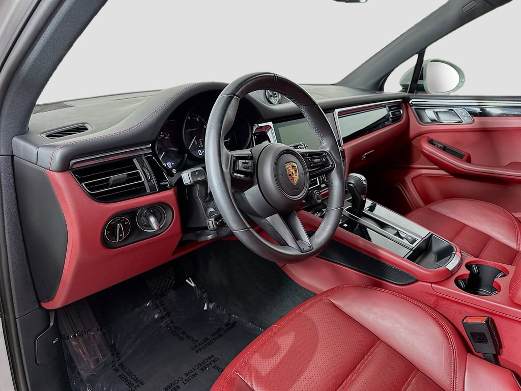 Certified 2023 Porsche Macan Turbo AWD/4WD image 4