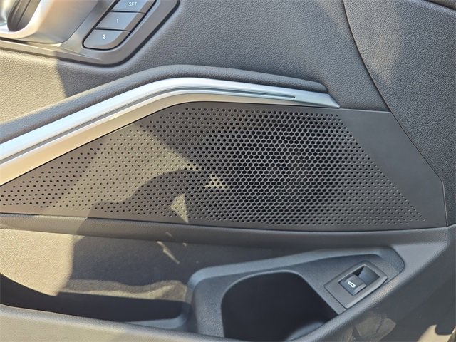 Used 2025 BMW 330i Sedan image 15