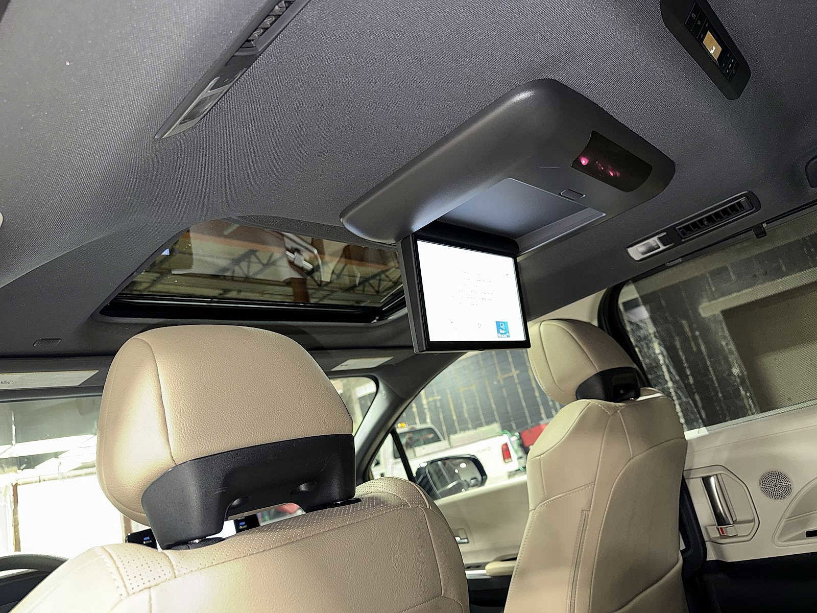 Used 2023 Toyota Sienna Limited w/ Protection Package (TMS) AWD/4WD image 26
