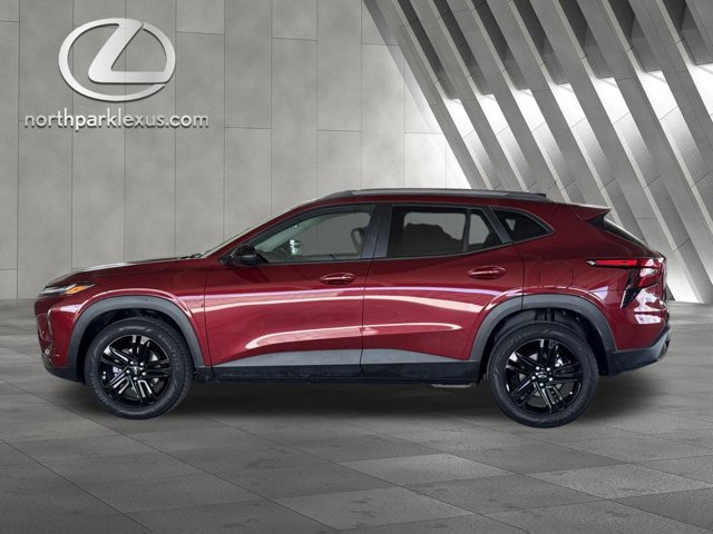 Used 2024 Chevrolet Trax ACTIV w/ Driver Confidence Package image 1