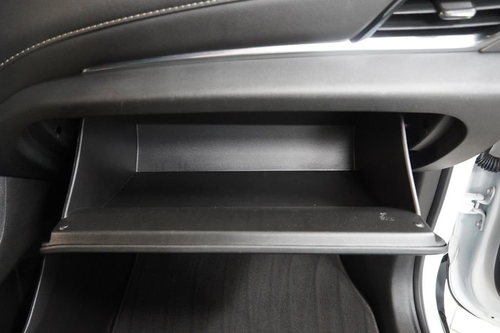 Used 2023 Chevrolet Traverse LT image 32