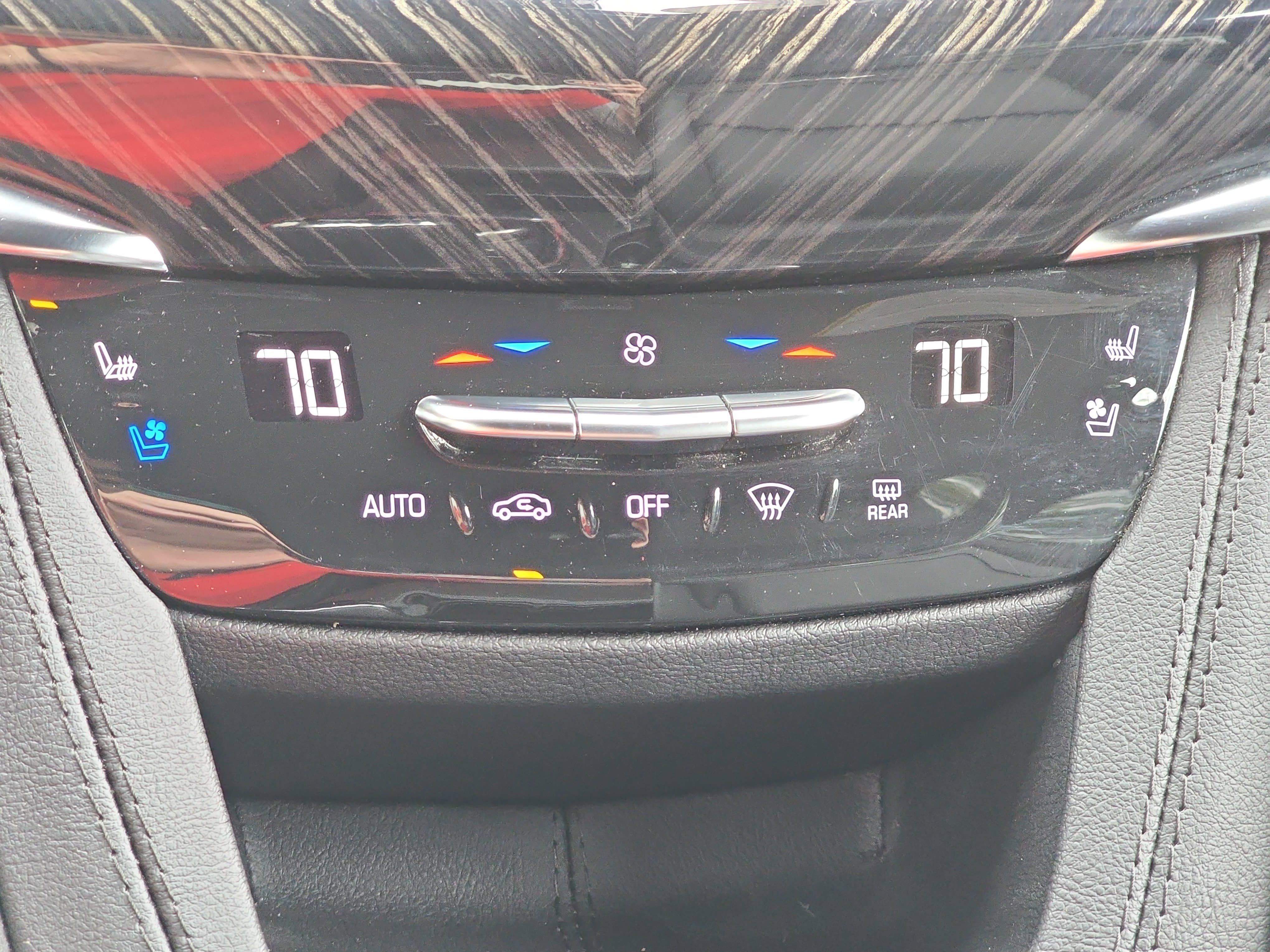 Used 2023 Cadillac XT6 Premium Luxury FWD image 25