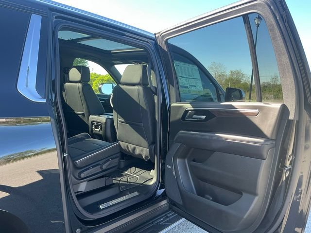 New 2026 Chevrolet Suburban Premier w/ Sun And Tow Package AWD/4WD image 20