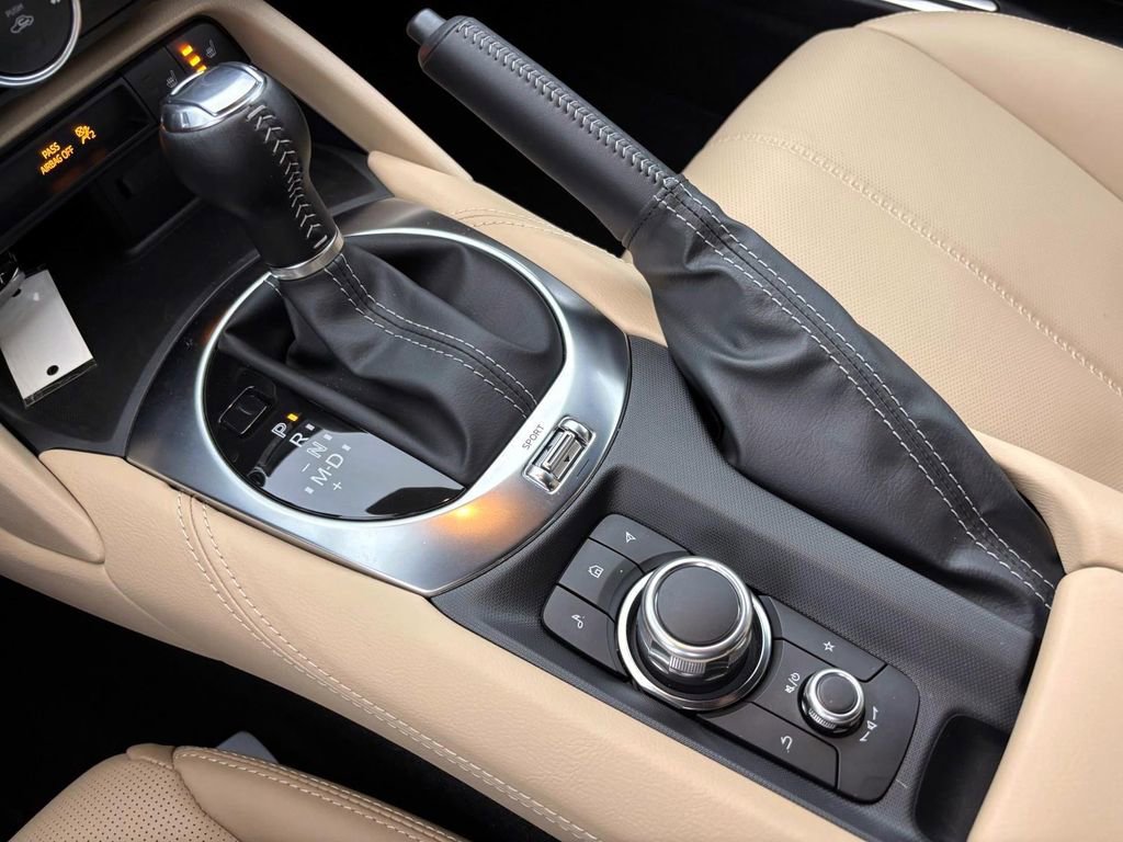 Used 2025 MAZDA MX-5 Miata RF Grand Touring image 24