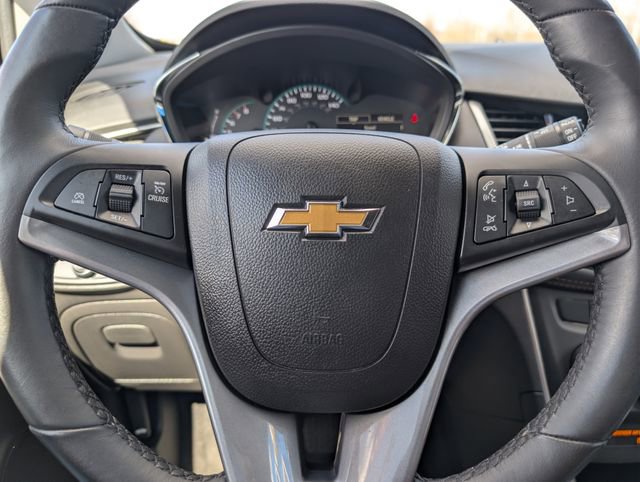 Used 2022 Chevrolet Trax LT w/ LT Convenience Package image 20