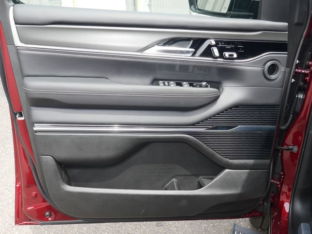 New 2026 Jeep Grand Wagoneer L Summit AWD/4WD image 16