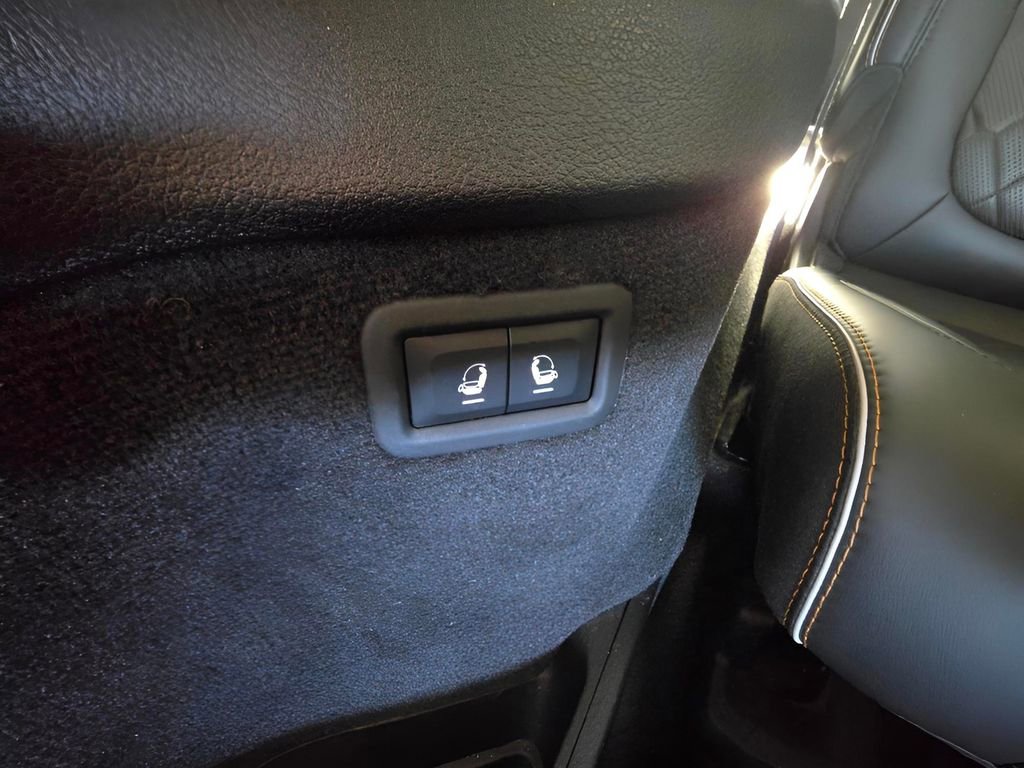 Used 2024 Jeep Grand Wagoneer L Series III AWD/4WD image 96