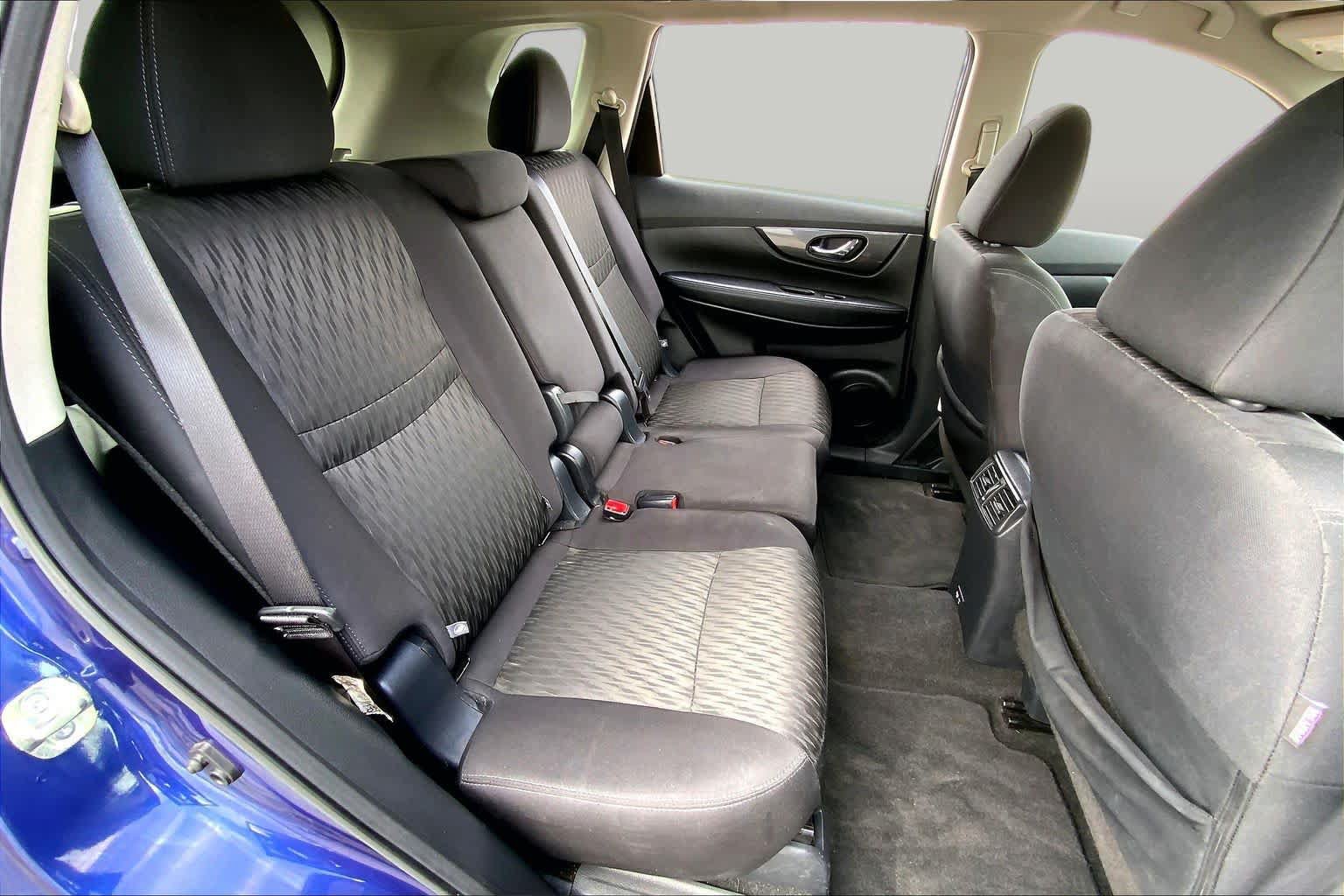Used 2020 Nissan Rogue SV FWD image 19