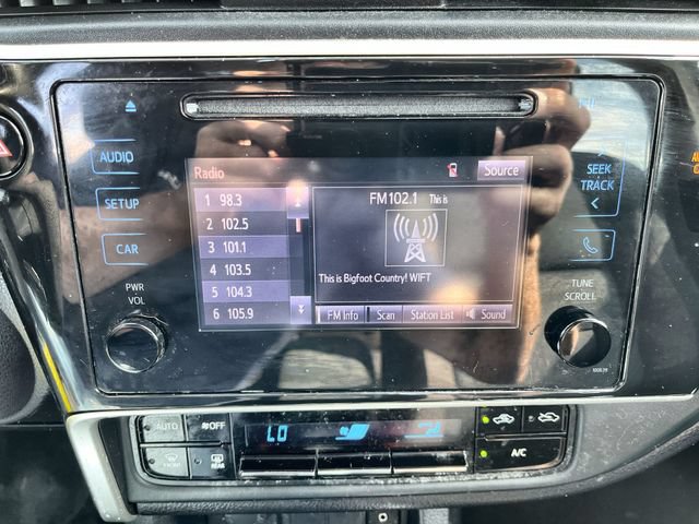 Used 2019 Toyota Corolla LE FWD image 14