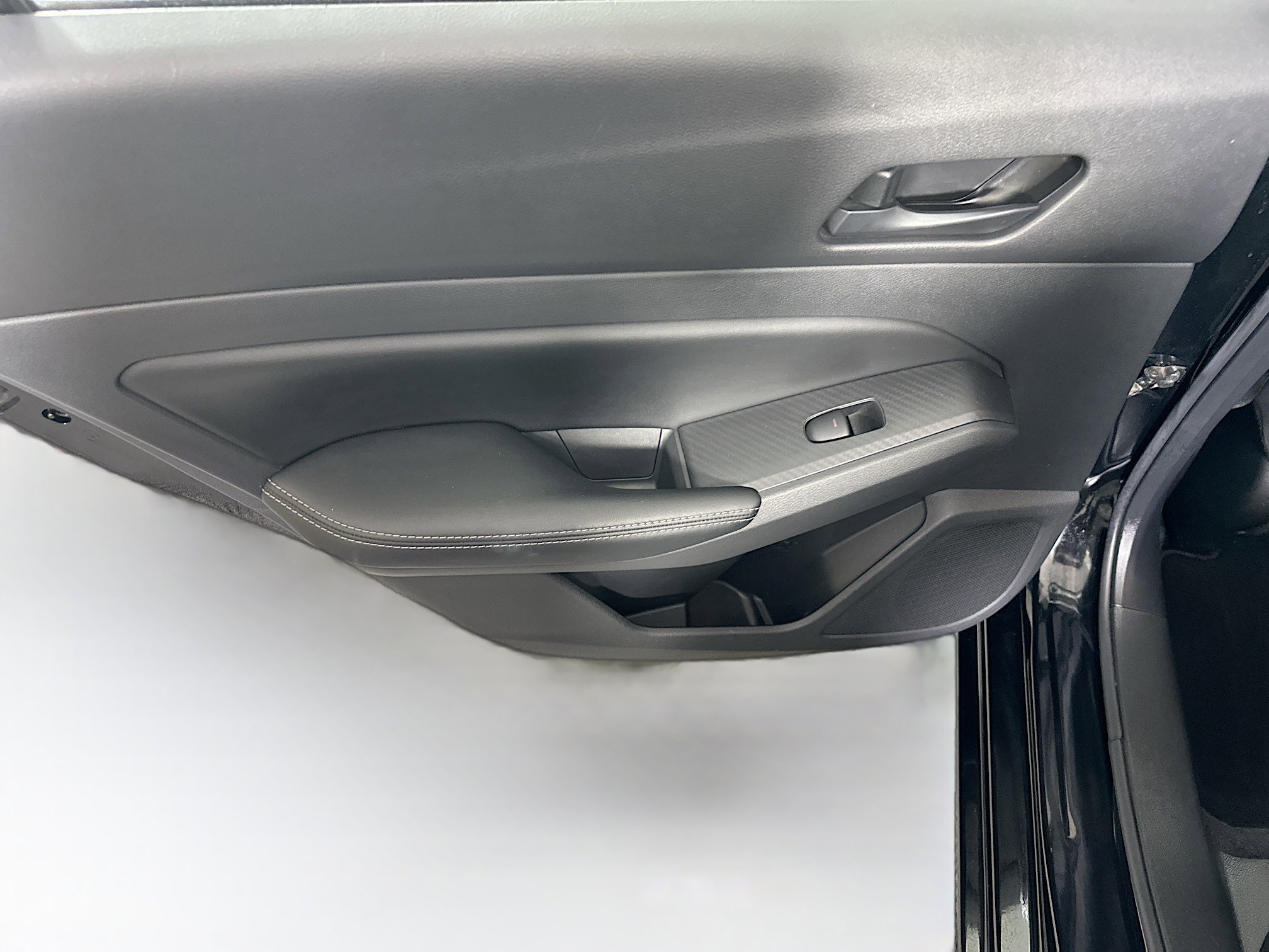 Used 2025 Nissan Altima 2.5 SV FWD image 24