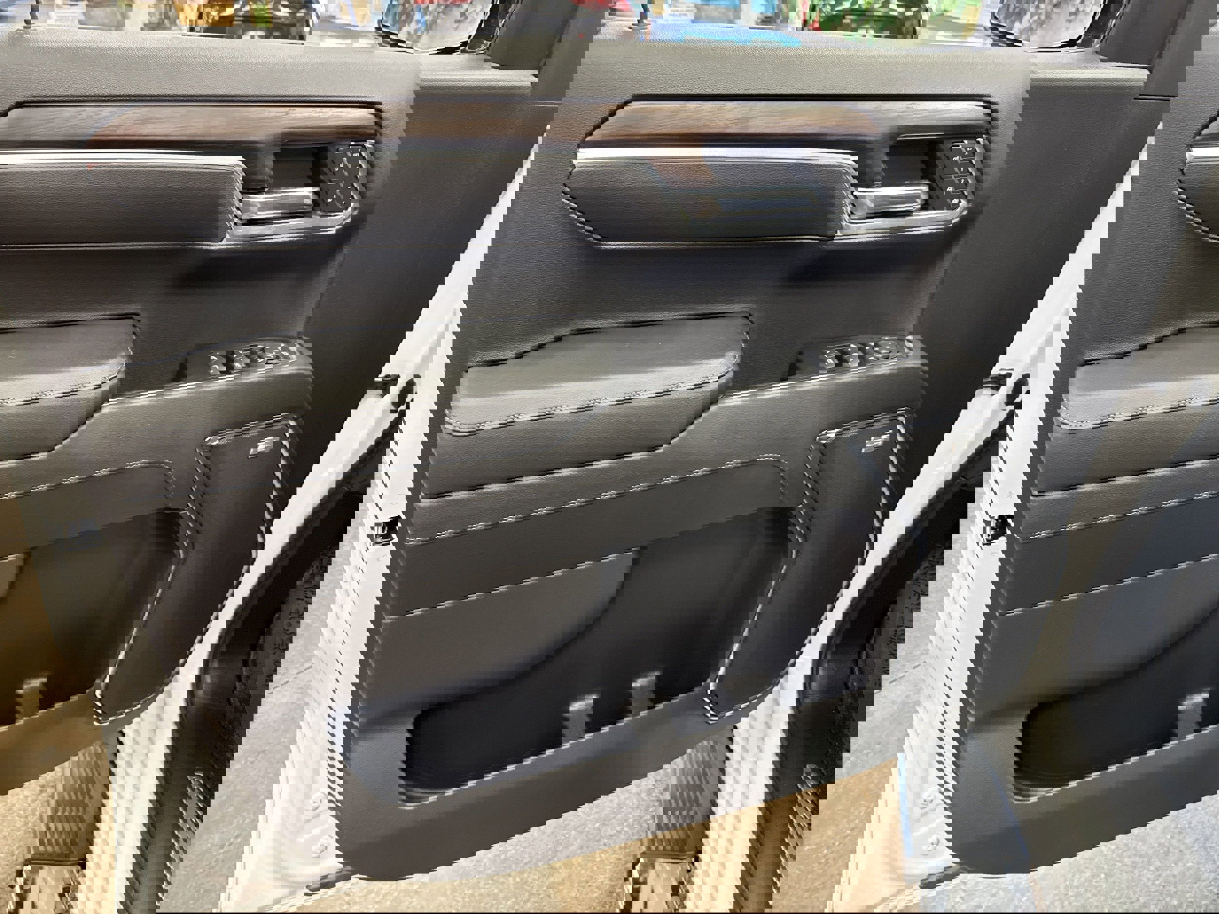 Used 2023 GMC Sierra 1500 SLT w/ SLT Premium Package image 25