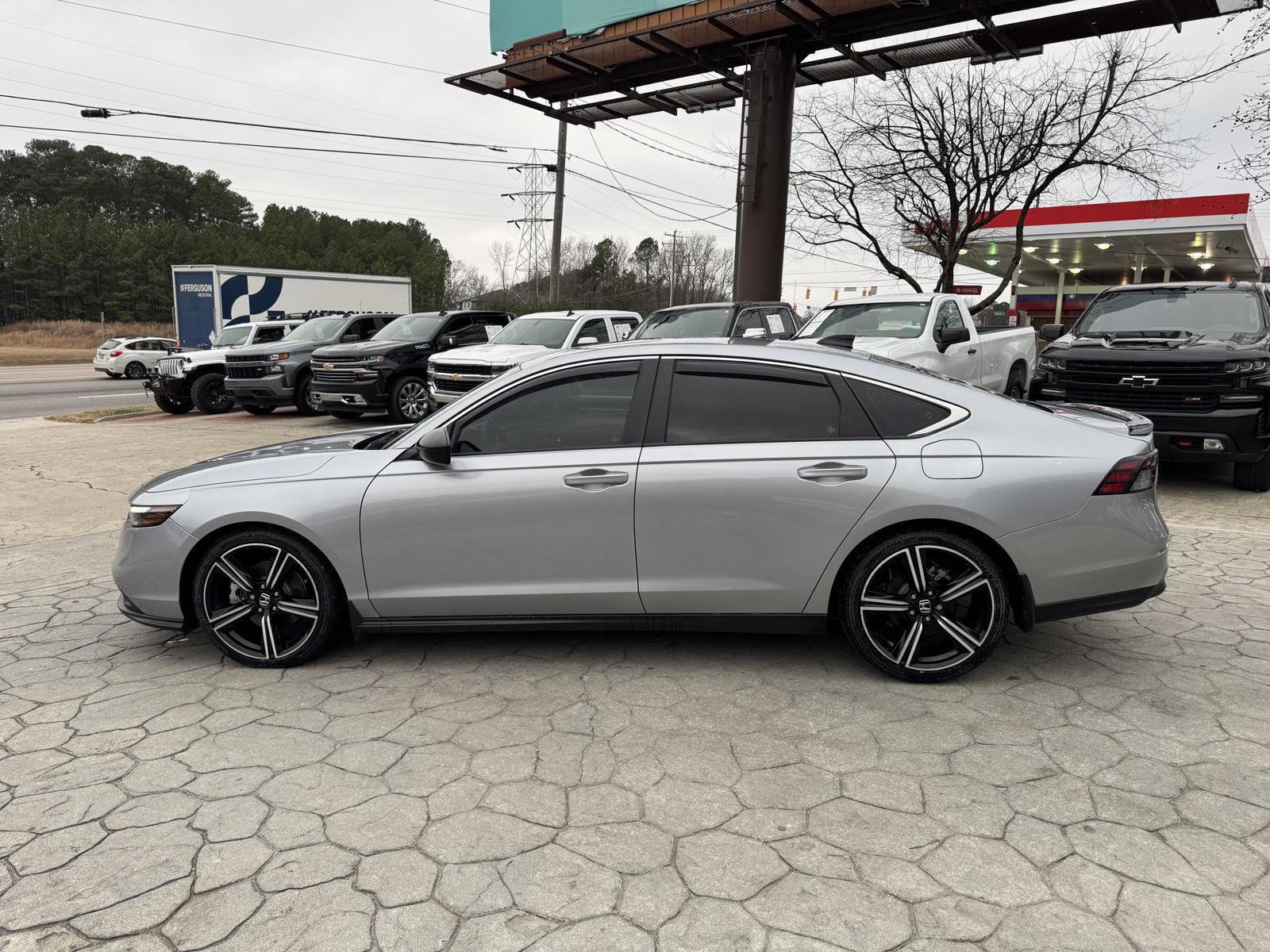 Used 2023 Honda Accord Sport image 10