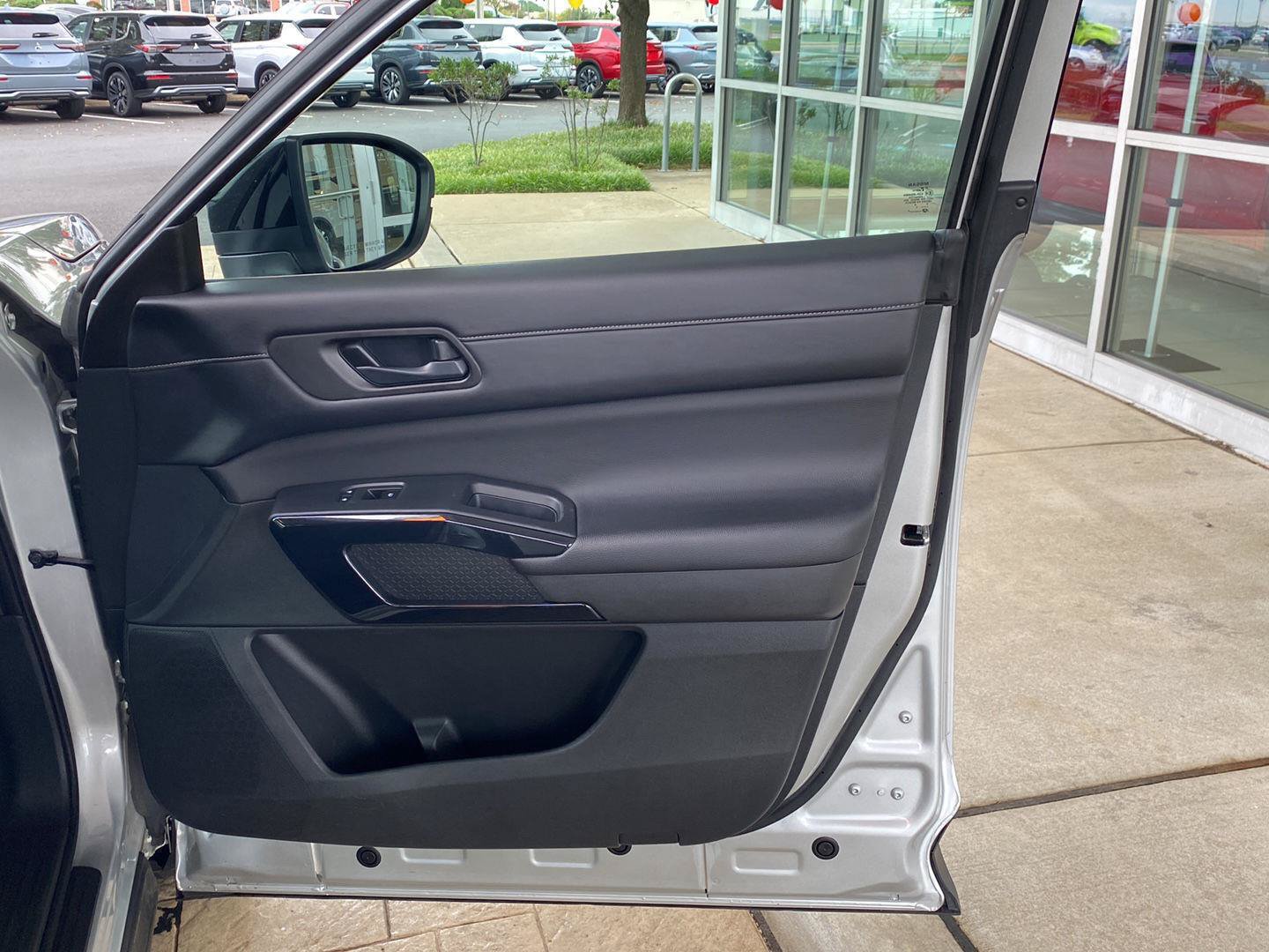 Used 2024 Nissan Pathfinder S w/ Cargo Package AWD/4WD image 22