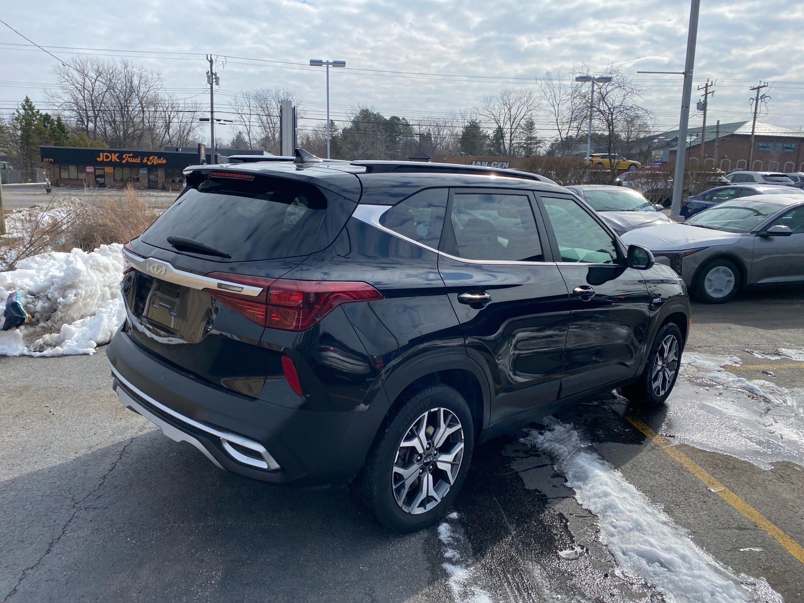 Certified 2023 Kia Seltos EX image 8