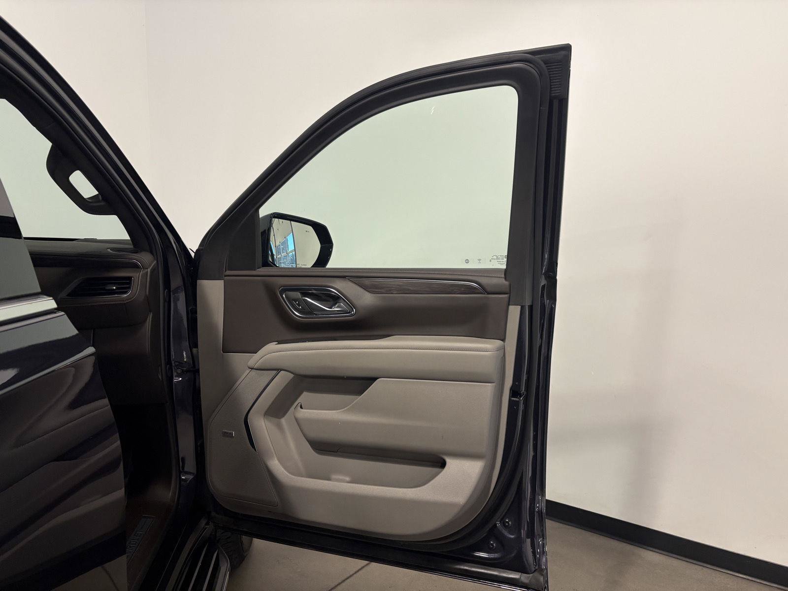 Used 2024 Chevrolet Tahoe LT w/ LT Signature Package AWD/4WD image 48