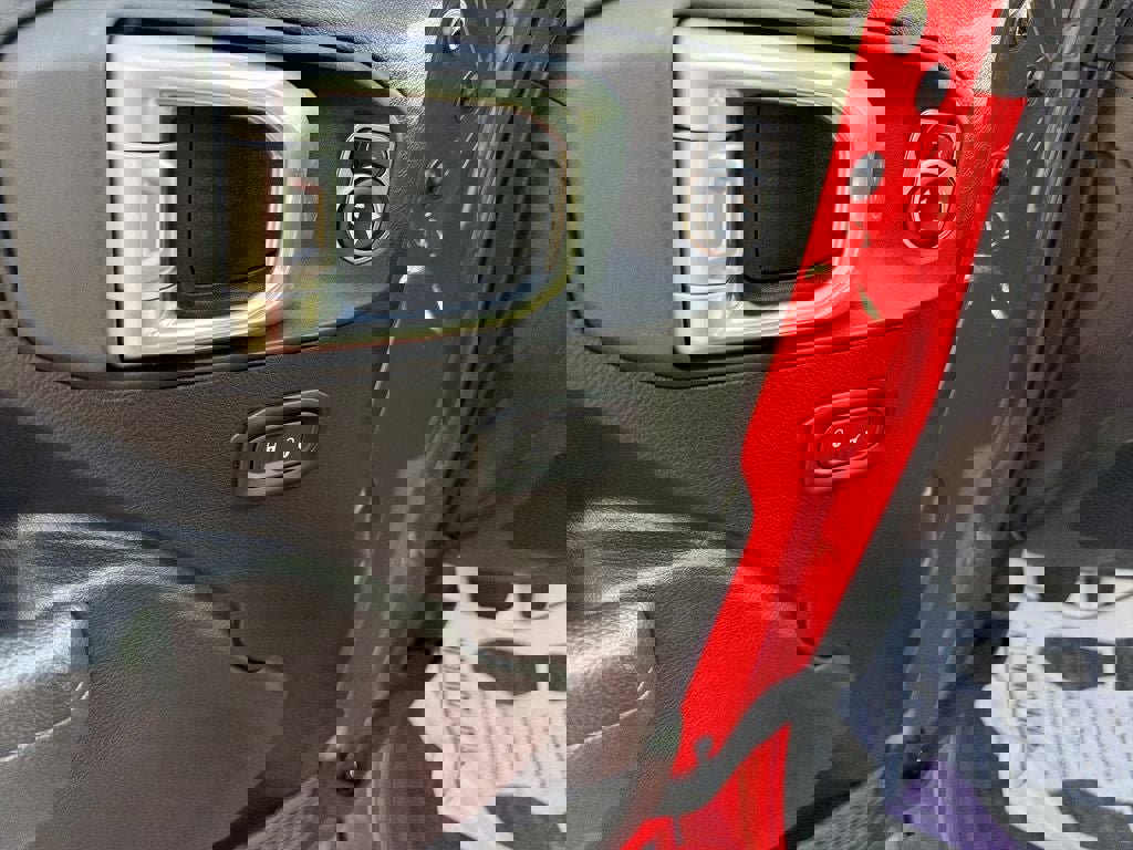 Used 2025 Jeep Wrangler Sport image 12