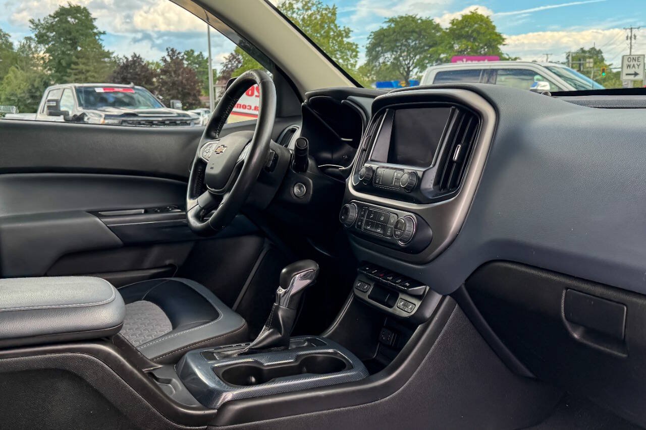 Used 2022 Chevrolet Colorado Z71 AWD/4WD image 14