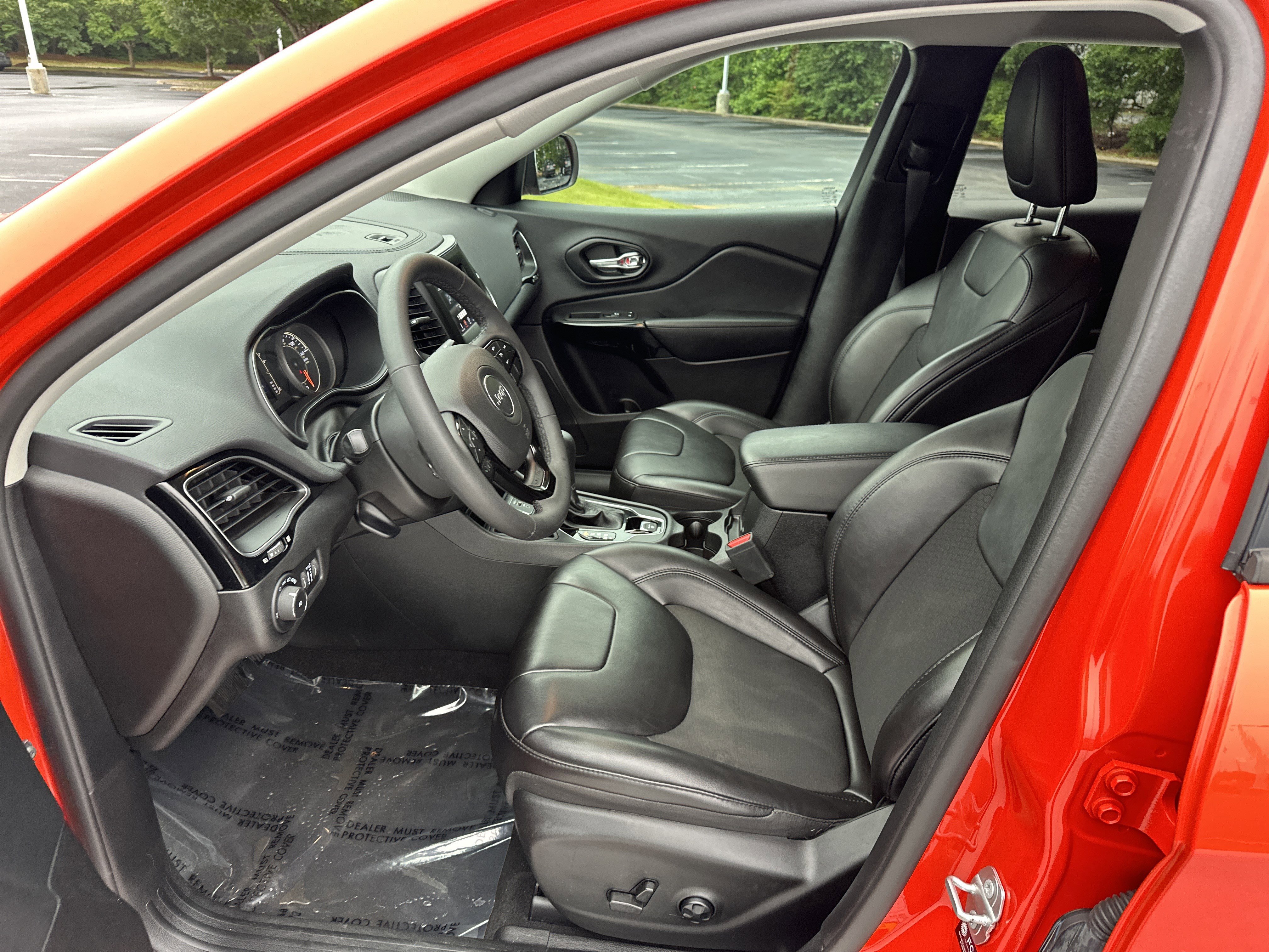 Used 2021 Jeep Cherokee Latitude Plus FWD image 16