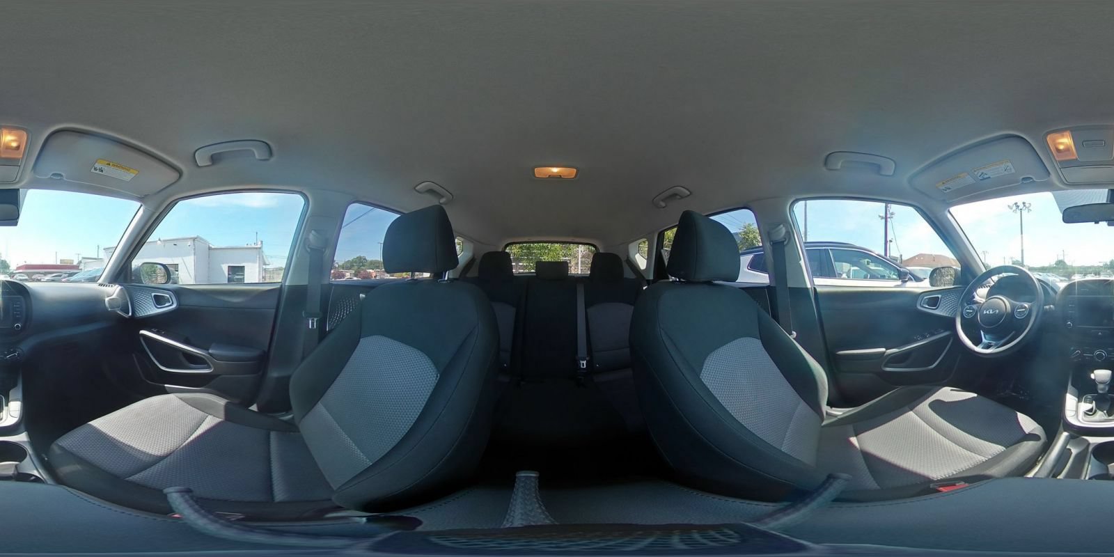 Used 2025 Kia Soul LX w/ LX Technology Package FWD image 41