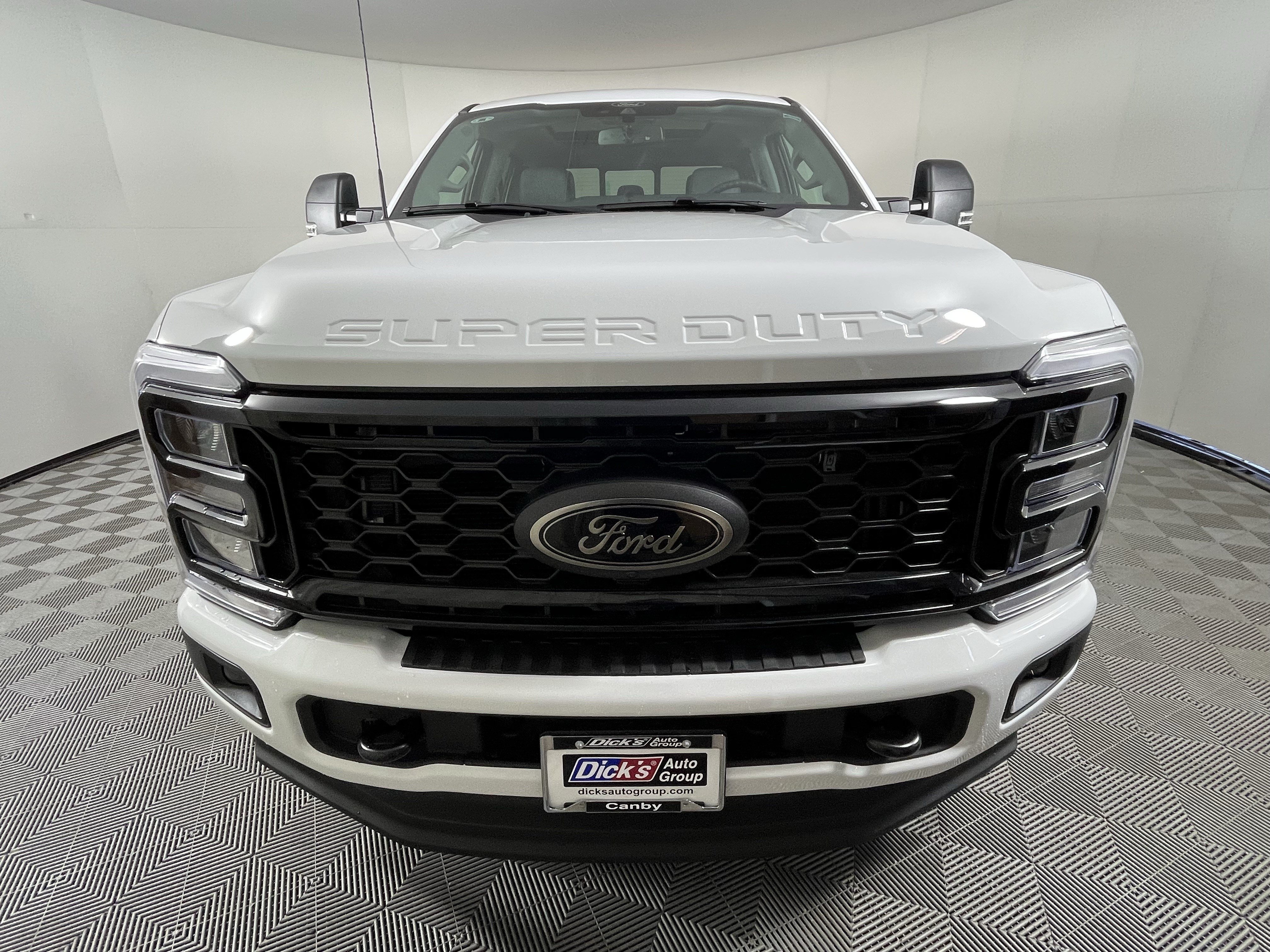 New 2026 Ford F350 XLT w/ XLT Premium Package AWD/4WD image 8