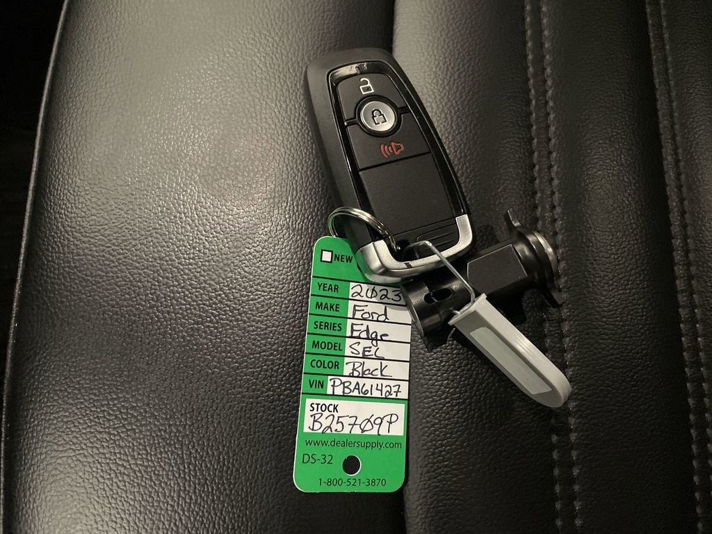 Used 2023 Ford Edge SEL AWD/4WD image 28