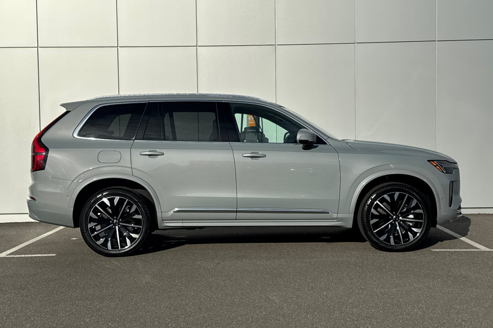 Used 2026 Volvo XC90 B6 Ultra w/ Protection Package AWD/4WD image 6