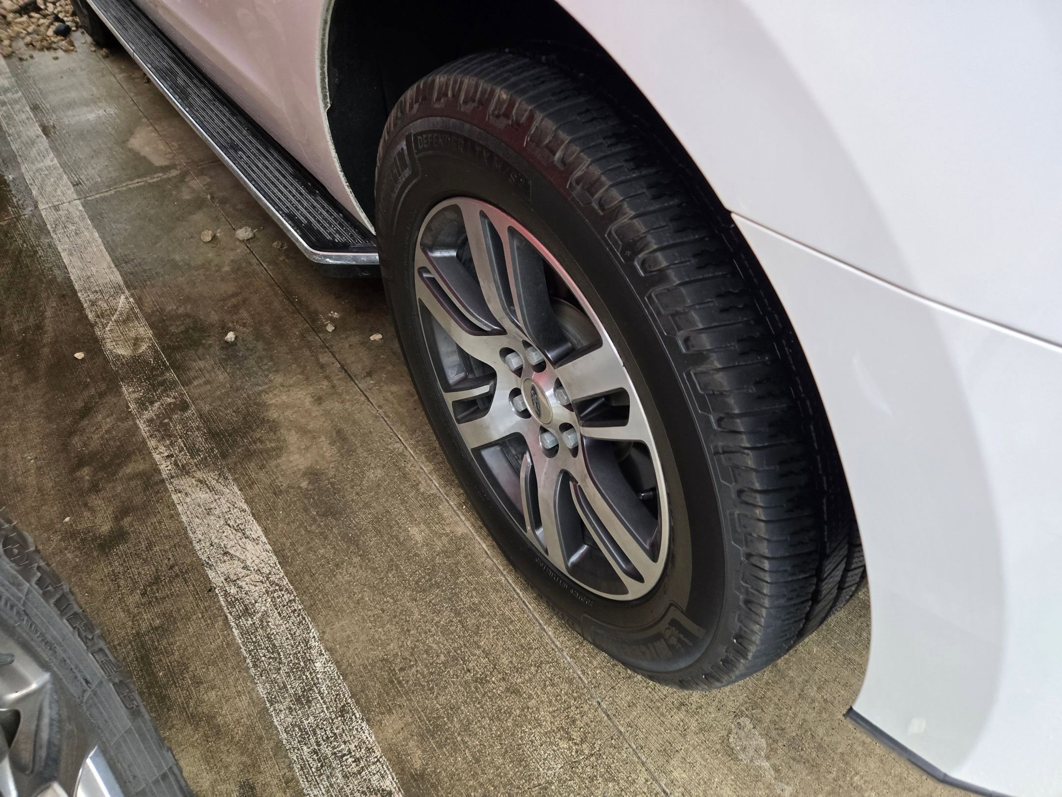 Used 2023 Ford Expedition Max XLT image 4