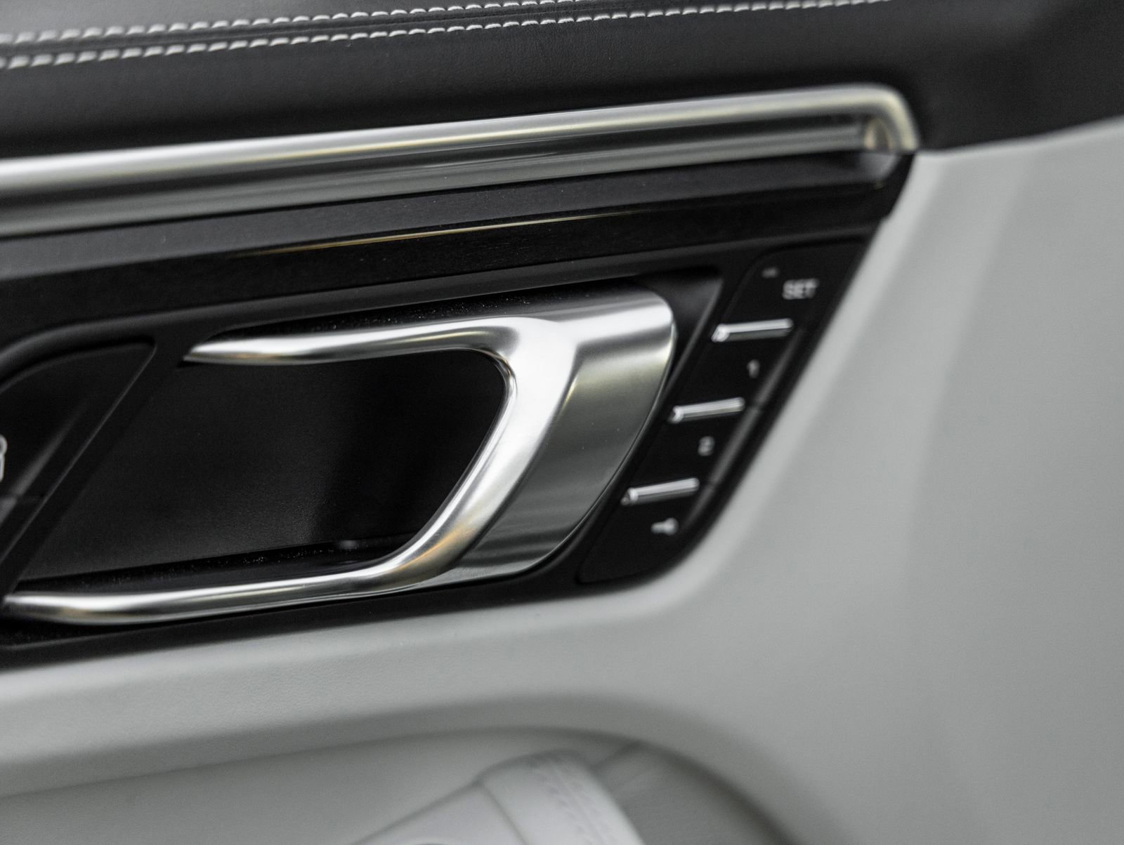 Certified 2023 Porsche Macan image 21