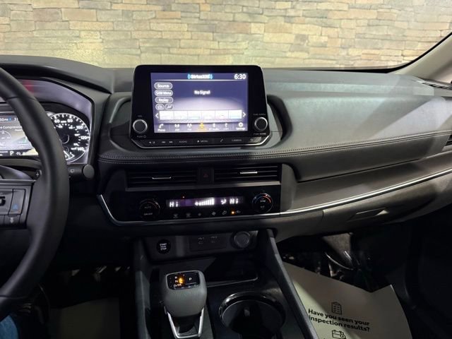 Certified 2025 Nissan Rogue SV image 20