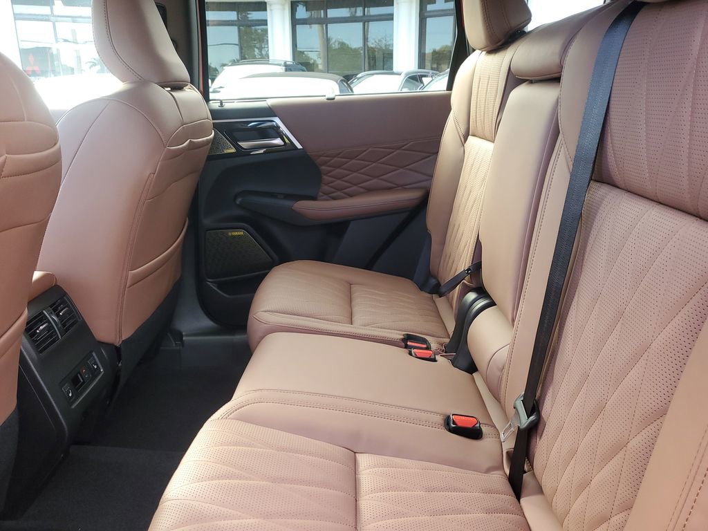 New 2026 Mitsubishi Outlander SEL image 15