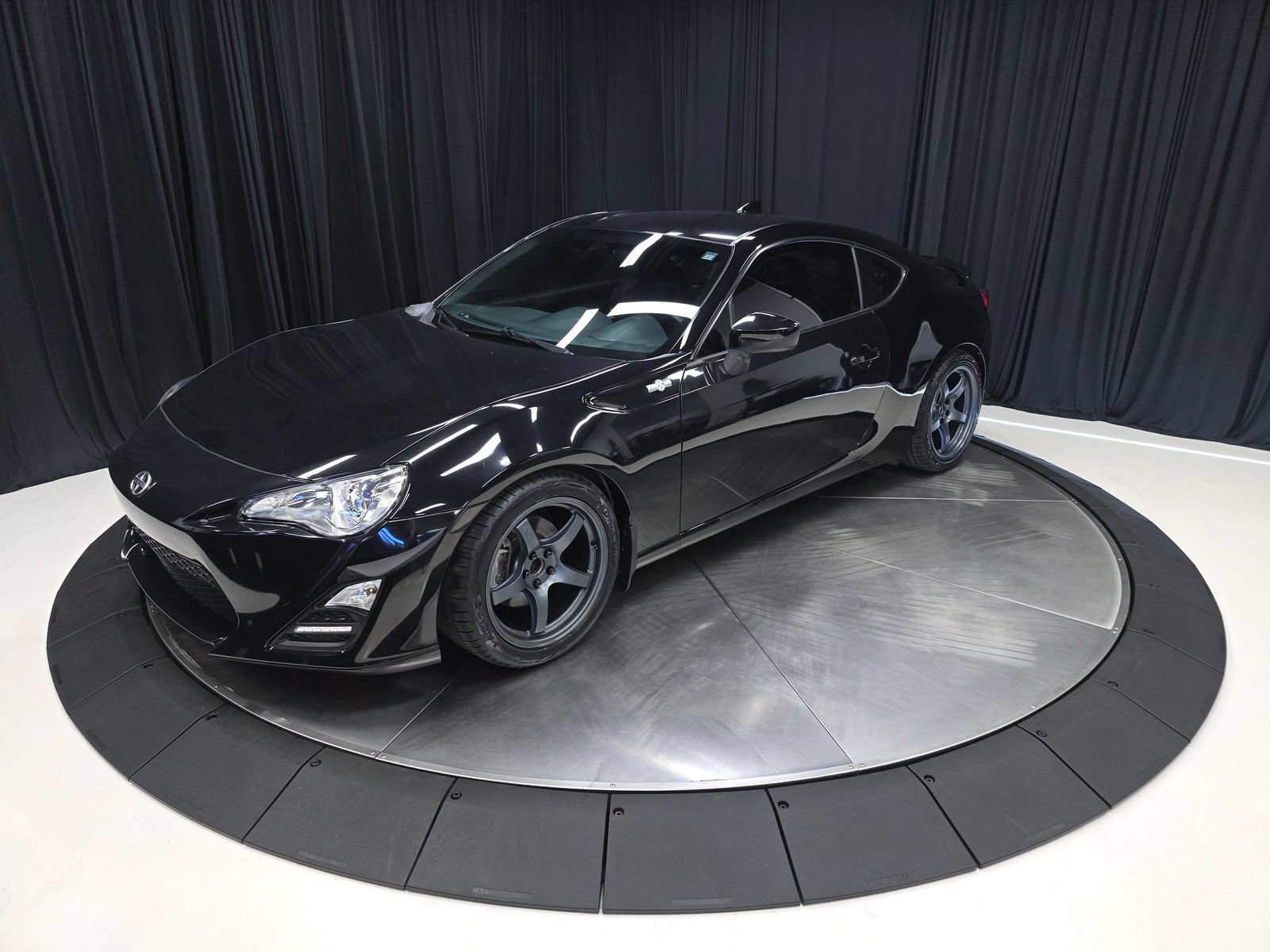Used 2016 Scion FR-S RWD image 9