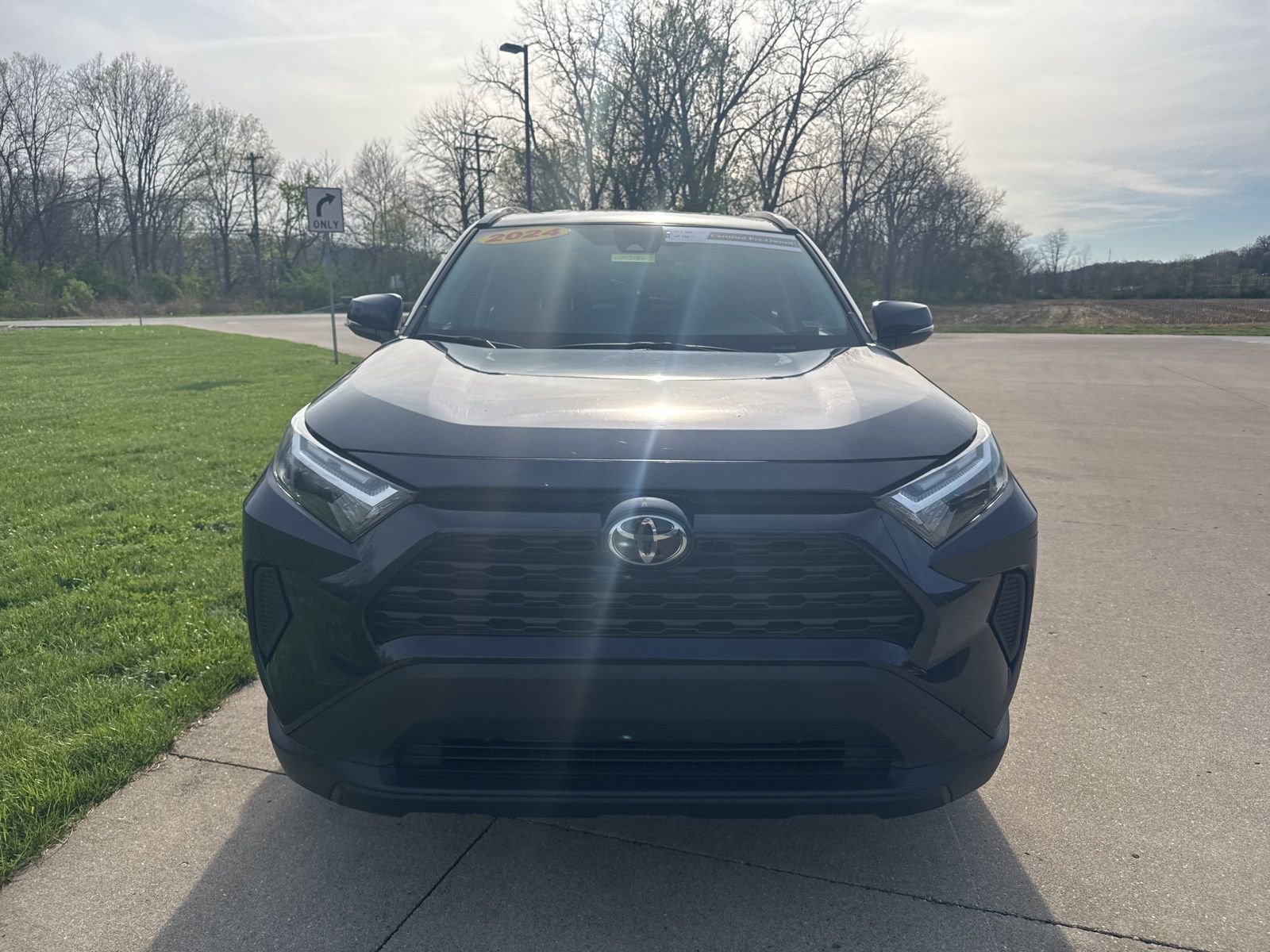 Used 2024 Toyota RAV4 XLE image 2
