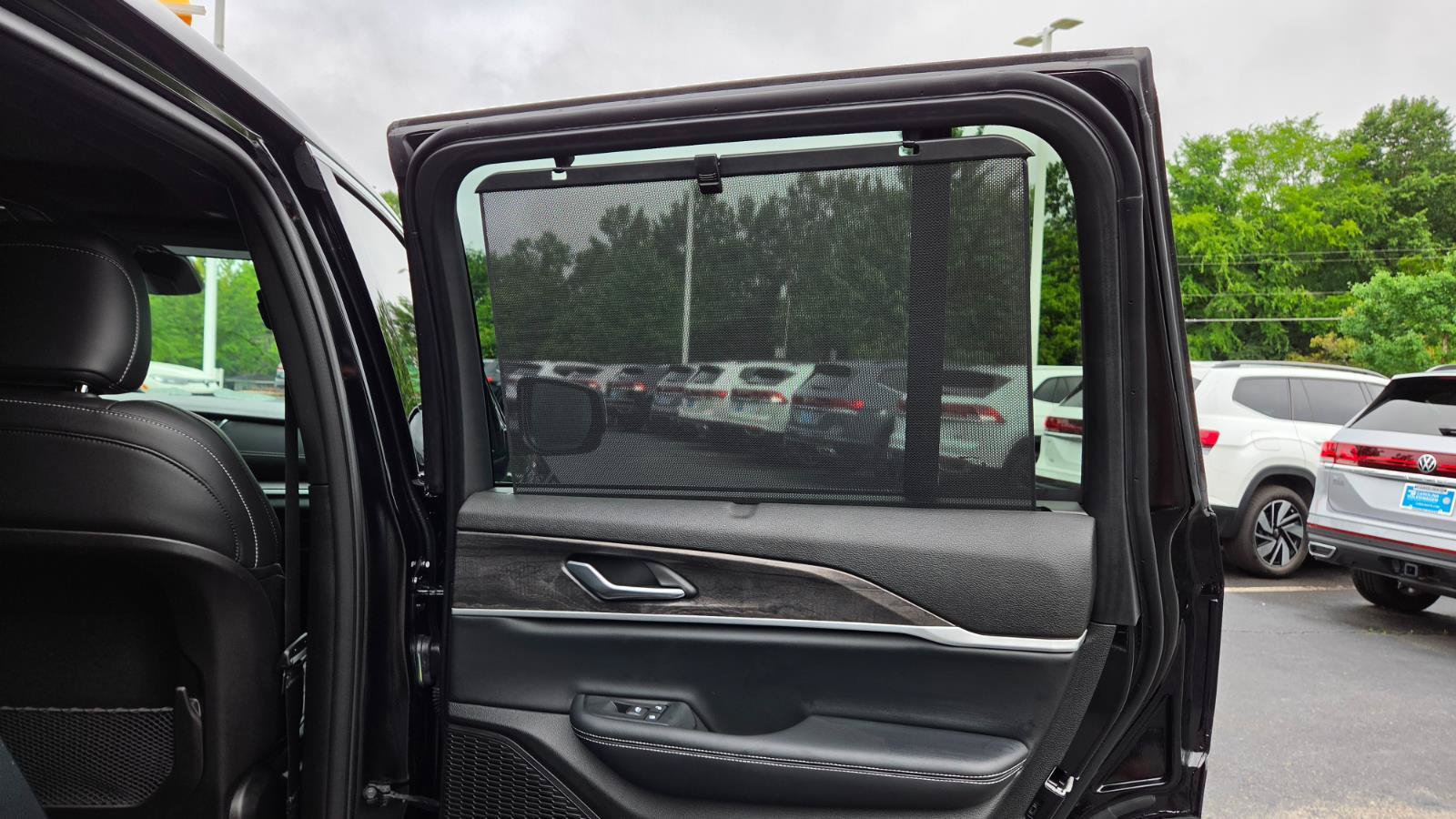 Used 2025 Jeep Grand Cherokee Limited w/ Luxury Tech Group II RWD image 58