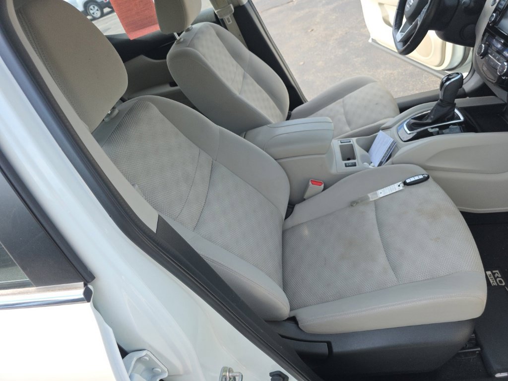Used 2021 Nissan Rogue Sport SV AWD/4WD image 26