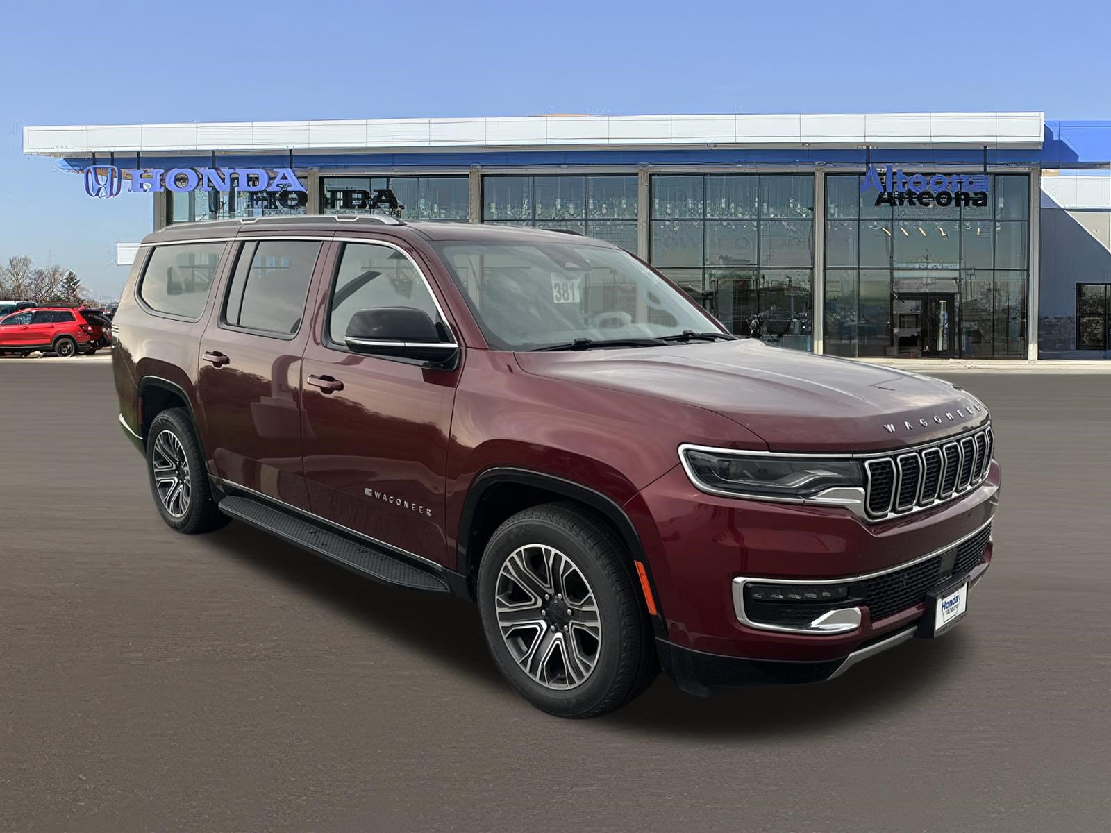 Used 2024 Jeep Wagoneer L Series II w/ Flexible Seating Group AWD/4WD image 6